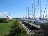 Teltet der ses i baggrunden er en fri grillplads der benyttes flittigt i sommers�sonen