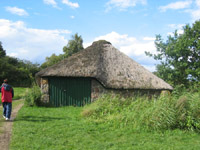 En mellemstation p� vandreturen ud mod kanonen er denne stenhytte